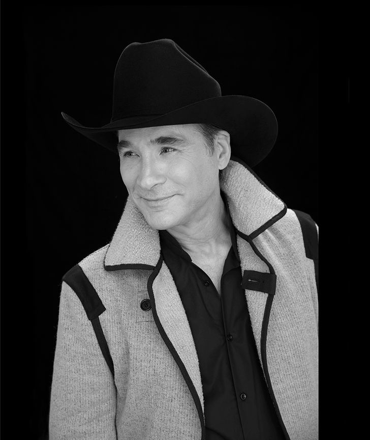 Clint Black. Clint Black's Looking for Christmas will run November 11 – December 31, 2018 at The Old Globe. Photo by Kevin Mazur.    